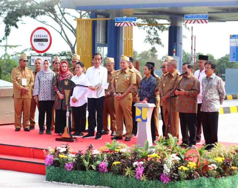 Presiden Jokowi Resmikan Terminal Eksekutif Sosoro-Merak dan Anjungan Agung-Bakauheni