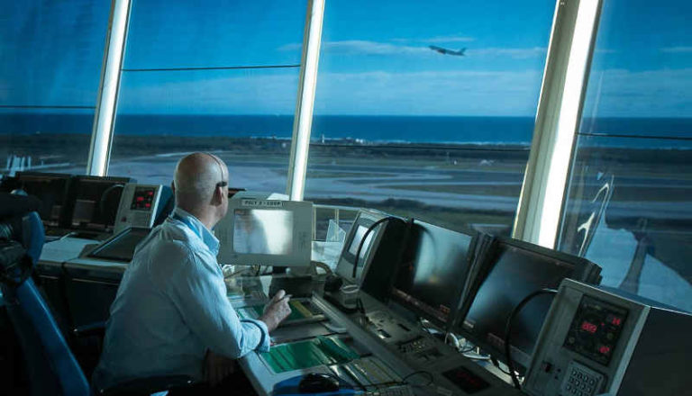 Akses Internet Starlink Digunakan dalam Modernisasi Sistem Air Traffic Control (ATC) di AS