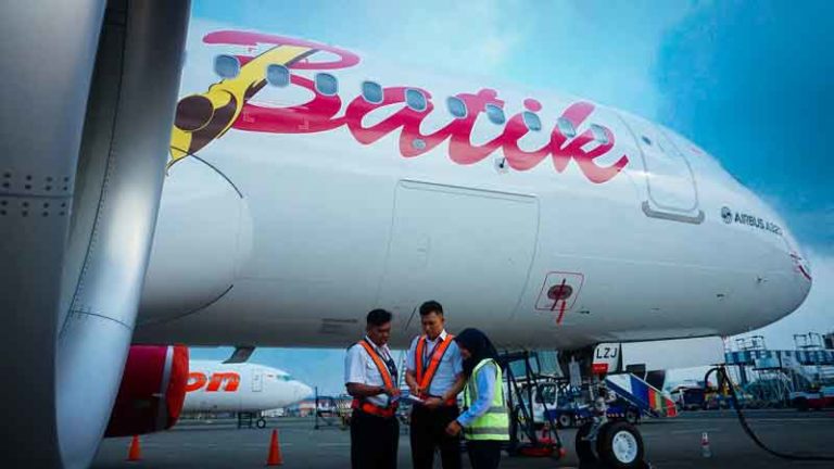Tiga Kali Hisap Rokok di Toilet, Penumpang Batik Air Tujuan Padang Digelandang Keamanan Bandara