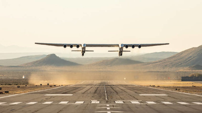 Dua Tahun Nganggur, Pesawat Terbesar di Dunia Stratolaunch Akhirnya Terbang Lagi