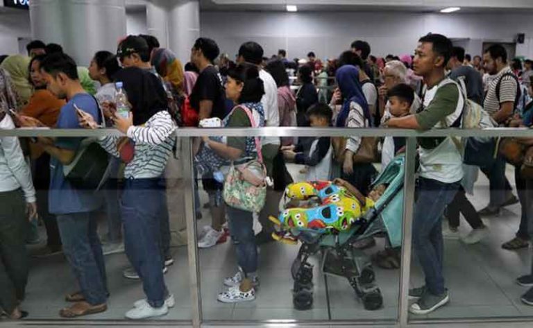 Libur Lebaran, MRT Jakarta Jadi “Wahana Hiburan” Favorit Keluarga