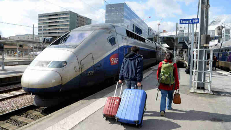 Ngeri! Kereta Cepat TGV Tujuan Barcelona Terjebak di Terowongan Selama Enam Jam!