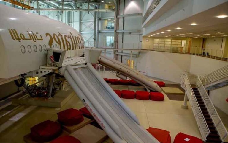 Intip Dibelakang Layar Pelatihan Awak Kabin Emirates