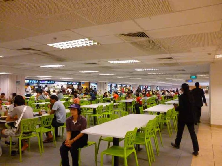 Anda Cari Tempat Makan Murah di Bandara Changi? Mampir Disini!