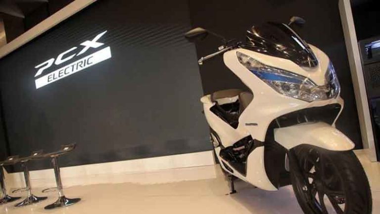 Sebelum Dijual, PCX Electric Milik Astra Akan Diuji Coba Mitra GoJek Jemput Penumpang