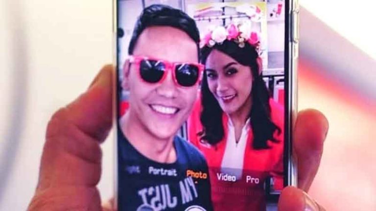 Saat Garuda Indonesia “Larang” Penumpang Foto di Kabin, AirAsia Justru Bikin Kontes Foto Berhadiah!