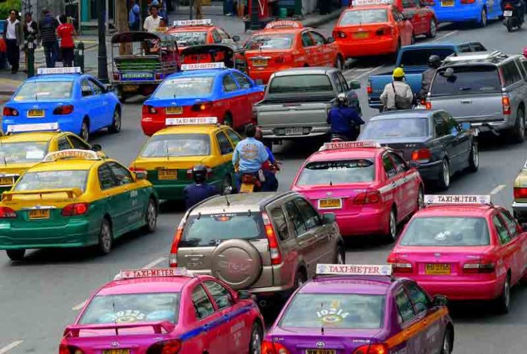 Warna Warni Taksi di Bangkok Ternyata Merupakan ‘Kode’