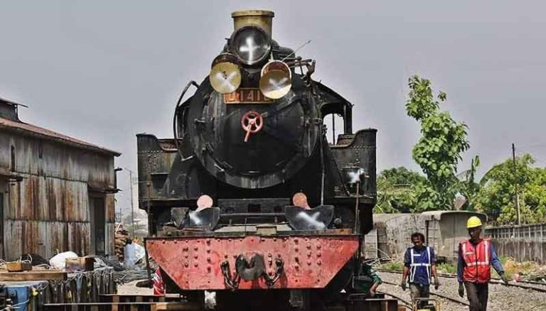 Lokomotif Uap D1410, Kembali Beroperasi Jadi Kereta Wisata di Solo
