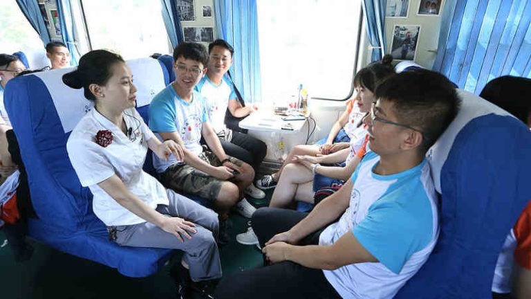 Y999 Love-Pursuit Train, Kereta Khusus Jomblo Pencari Cinta Sejati!