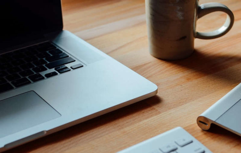 Cek Sekarang! Singapore Airlines Larang MacBook Pro Jenis Tertentu Masuk Kabin