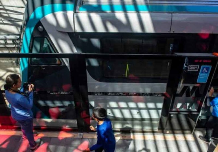 Pintu Sydney Metro Menutup Kelewat Cepat, Banyak Bocah Terpisahkan dari Pendampingnya