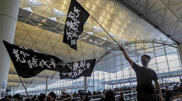 Singapore Airlines, Cathay dan Qantas Mengaku Terdampak Kerusuhan di Hong Kong