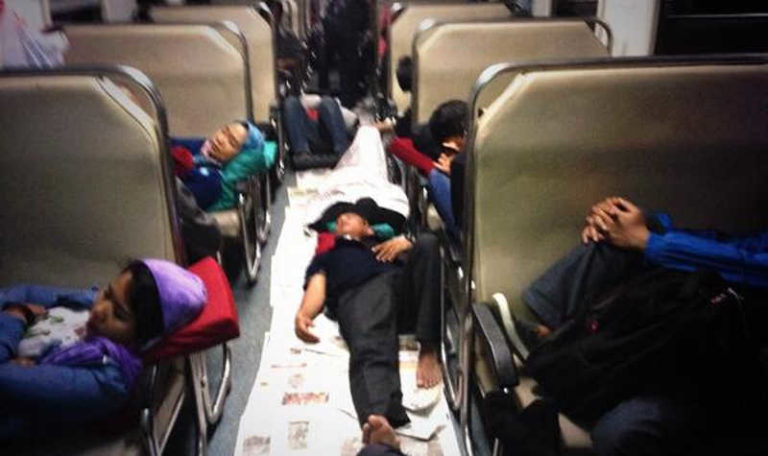 Revolusi KAI Jaman Jonan, Ampuh ‘Sapu’ Penumpang yang Kerap Tidur di Lantai dan Bordes