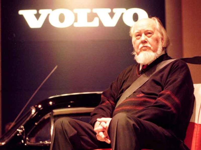 Sabuk Pengaman Model “V,” Lambang Supremasi Teknologi Volvo