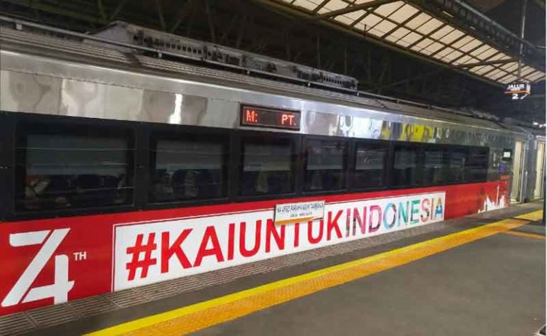 Meriahkan HUT RI Ke-74, KA Parahyangan Tampil dengan Livery Khusus “Merah Putih”