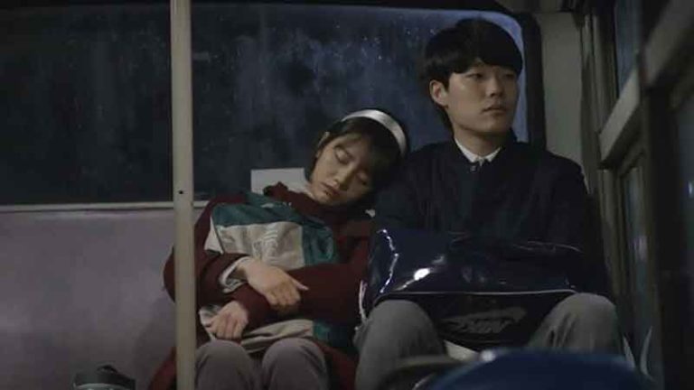Awas!! Adegan Drama Korea Dalam Bus Bisa Bikin Baper!