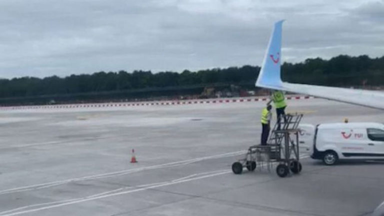 Tiru Lion Air, TUI Airways Seruduk Gate Ketika “Push Back”