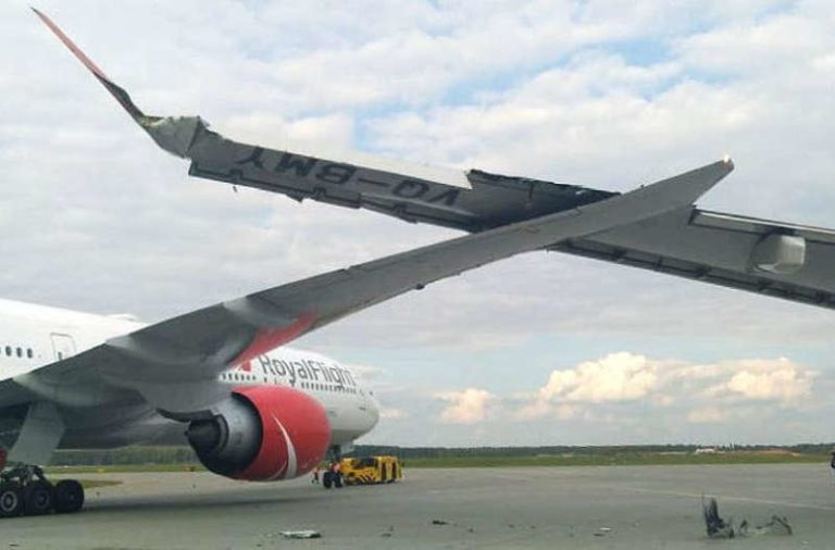 [Video] Boeing 777 Royal Flight Tabrak A330 Milik Aeroflot, Siapa yang Salah?