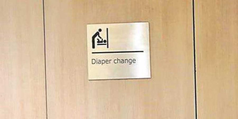 Wujud Emansipasi? Ada Ruang Ganti Popok di Toilet Pria di Bandara India