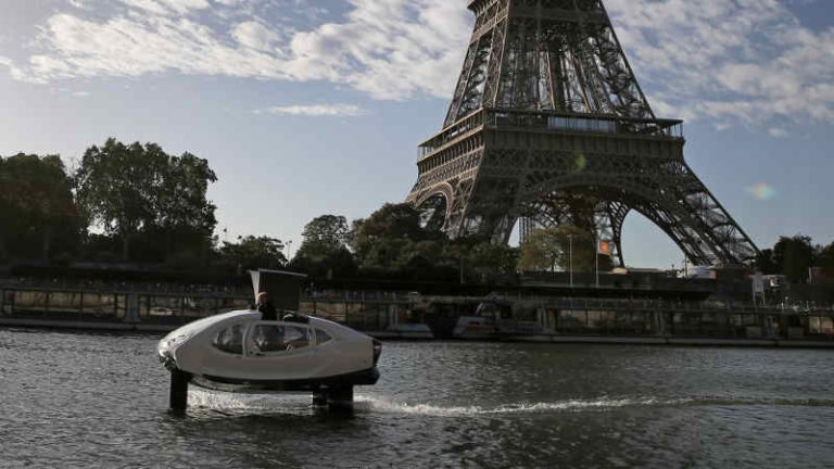 Baru Uji Coba di Sungai Seine Paris, Taksi Terbang ini Sudah Kena Tilang