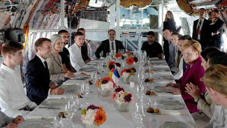 Macron dan Angela Merkel Gelar ‘Rapat’ Bahas Masa Depan Airbus di Kabin A350