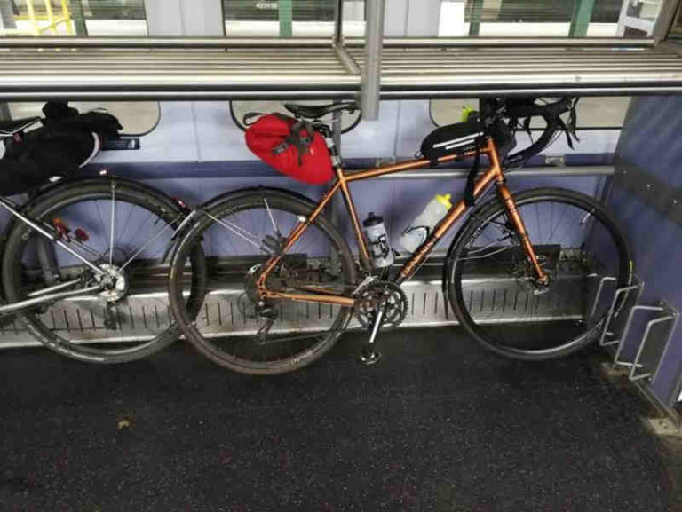 Metode Penyimpanan Beda-Beda di Kereta, Yakin Sepeda Bisa Keangkut?