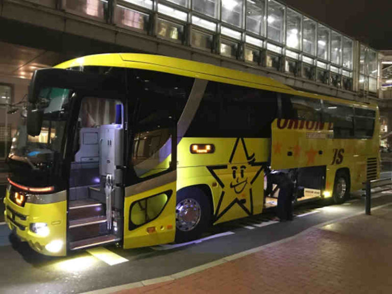 Hadapi Penumpang yang Seenaknya Turunkan Sandaran Kursi, Orion Bus Punya Ide Cemerlang