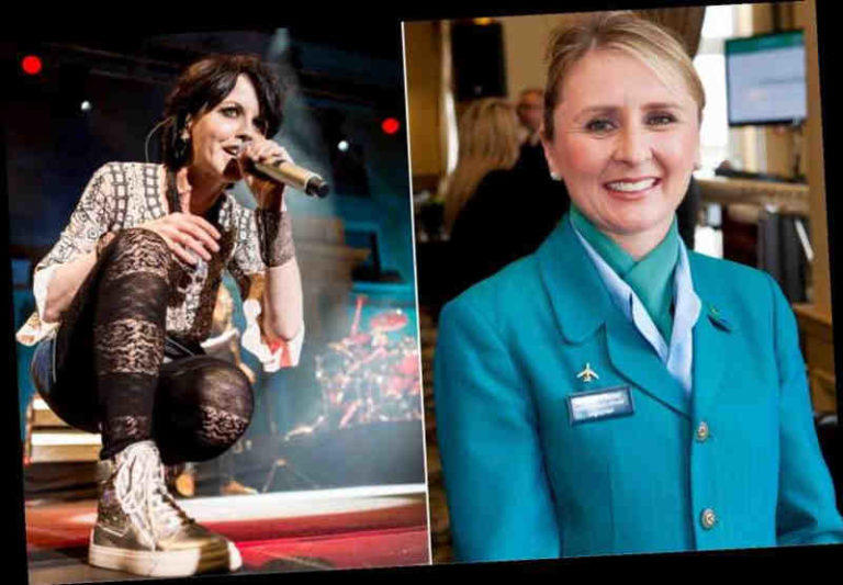 Cedera dan Tak Bekerja Tujuh Bulan, Pramugari ini Gugat Mendiang Dolores O’Riordan