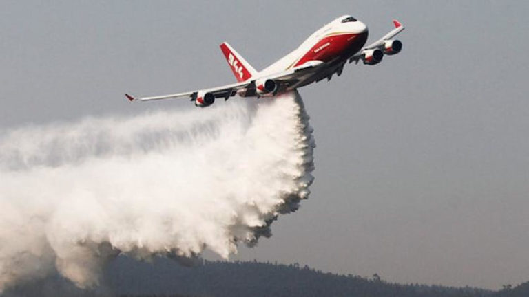 Pensiun Angkut Penumpang, Boeing 747-400 Dikonversi Jadi Pesawat Pemadam!
