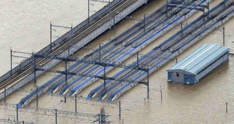 Topan Hagibis Landa Jepang, Kereta Cepat Shinkansen Sempat Tak Beroperasi Seharian