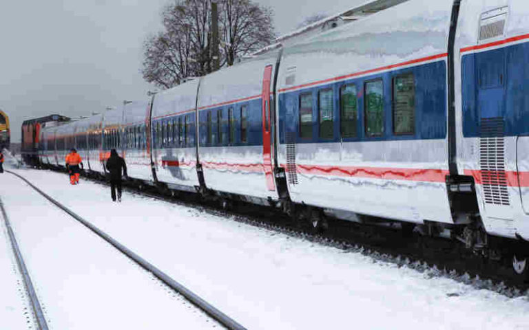Lalui Jalur dengan Beda Lebar Rel, Russian Railway Punya Kereta dengan “Variable Gauge System”