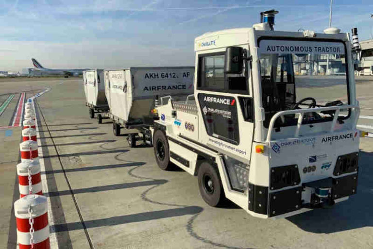 Bandara Toulouse-Blagnac Uji Coba Truk Otonom Pengangkut Bagasi Penumpang
