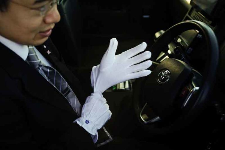 Sudah Mengaku Rapi Saat Bekerja? Coba Bandingkan Dengan Sopir Taksi di Jepang