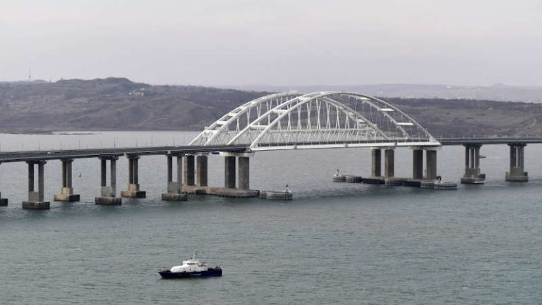 Buktikan Kemandirian Rusia, Putin Resmikan Jembatan Kereta yang Hubungkan Rusia-Crimea