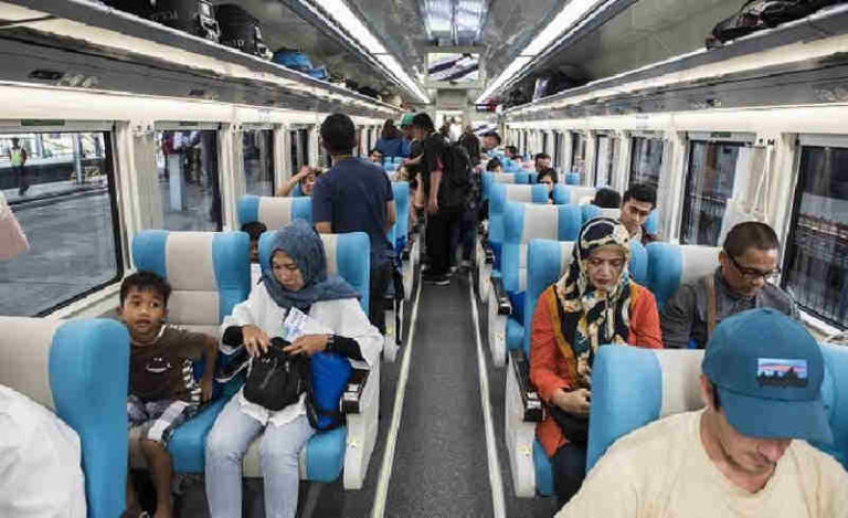 H1 dan H2 Lebaran, Pelanggan Kereta Api Masih Tinggi