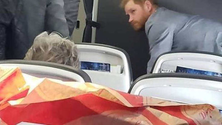 Terbang dari Jepang ke Inggris, Pangeran Harry Kepergok Duduk di Kelas Ekonomi