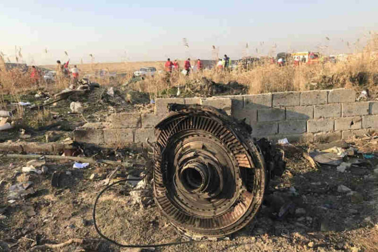 Inilah Lima Spekulasi Jatuhnya Boeing 737-800 Ukraine International di Iran