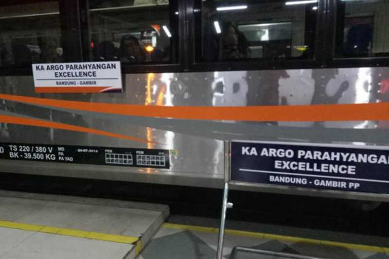 KA Argo Parahyangan Excellence Beri Snack Gratis dan Bagasi Sepeda