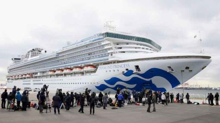 Masa Karantina Berakhir, Penumpang Kapal Pesiar Diamond Princess Mulai Turun