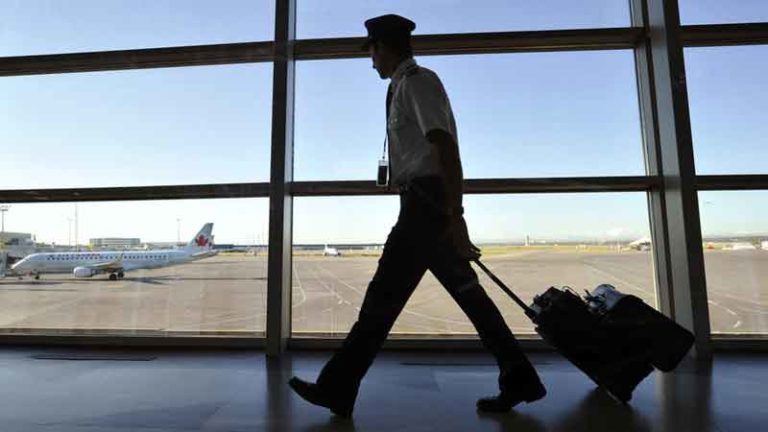 Biar Tak Penasaran, Seberapa Awal Pilot Harus Tiba di Bandara?
