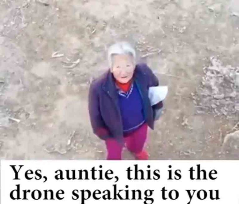 Viral! Akibat Virus Corona, Sebuah Drone ‘Tegur’ Nenek dan Kakek Tua