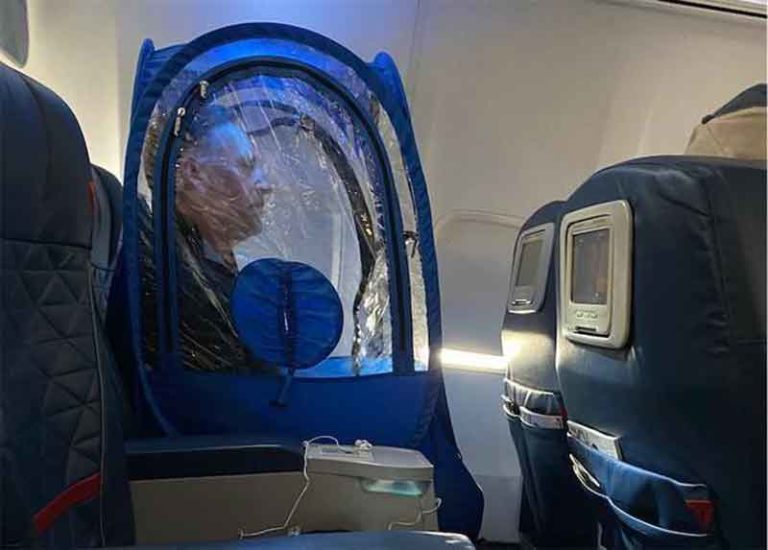 Pakai StadiumPod di Kabin Pesawat, Pebisnis Ini Coba Cegah Tertular Virus Corona