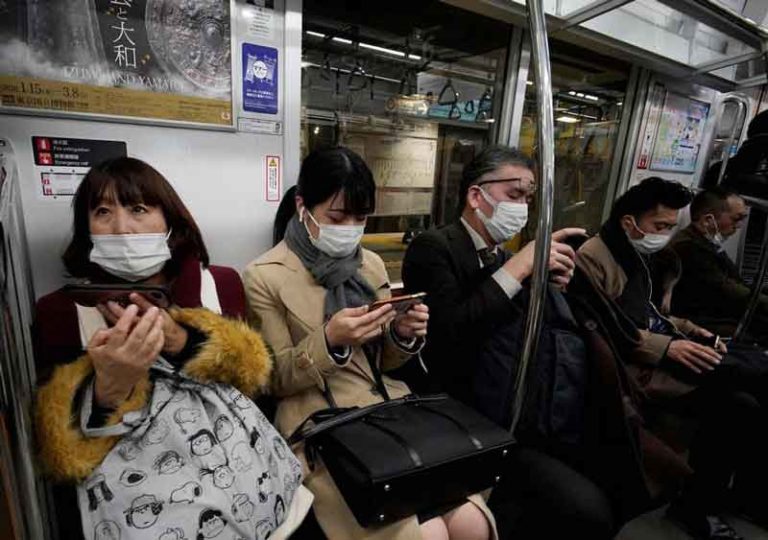 Gegara Batuk Tak Gunakan Masker, Penumpang Lain Tekan Tombol Darurat di Kereta