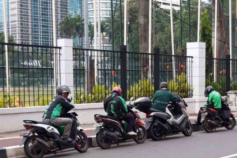 Perilaku Penumpang MRT Jakarta: Umumnya Sudah Order Ojol Sebelum Tiba di Stasiun Tujuan
