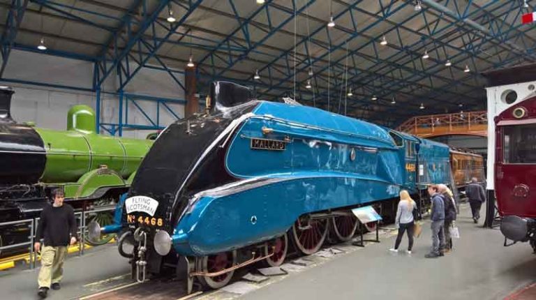 Mallard, Lokomotif Uap Tercepat di Dunia Berusia 82 Tahun