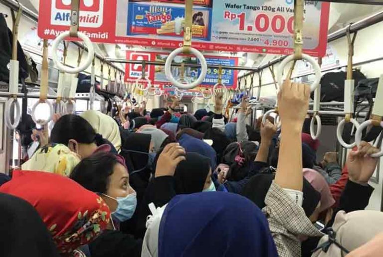 Lakukan Hal Ini Jika Mengalami Pelecehan Seksual di Kereta Api
