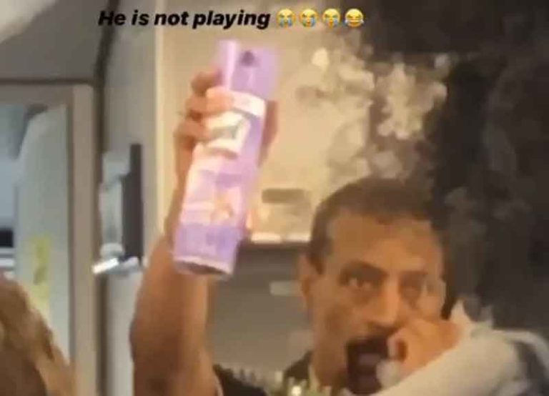 Awak Kabin ‘Ancam’ Semprot Lysol ke Bokong Penumpang yang Batuk