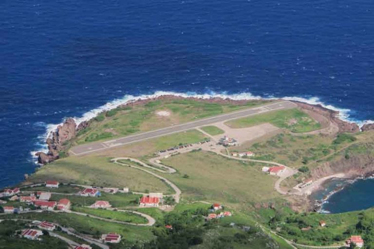 Juancho E. Yrausquin Airport, Bandara Terkecil dengan Runway Terpendek di Dunia