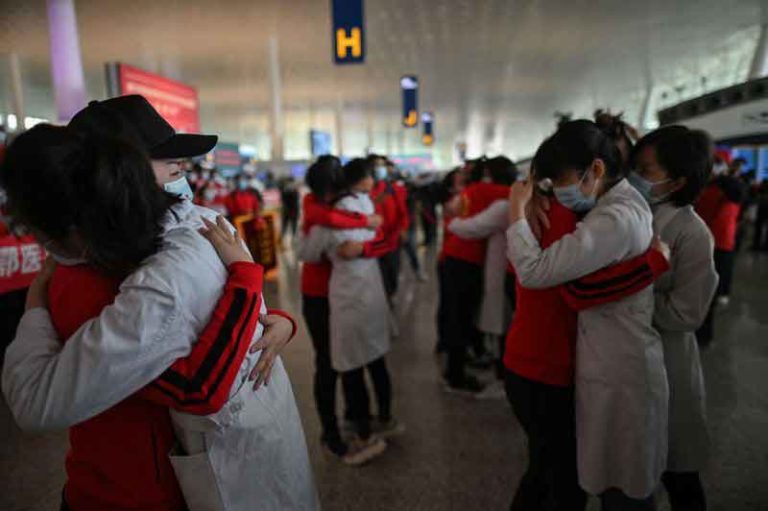 Berjibaku Dua Bulan Lebih, Para Medis Kembali Pulang Setelah Lockdown Wuhan Dicabut