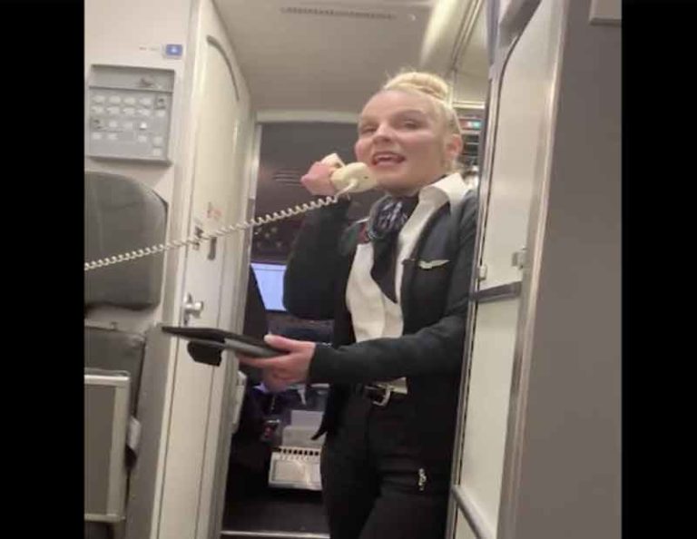 “Please Straighten Your Seatback,” Kalimat Rutin Awak Kabin dengan Alasan Sangat Penting